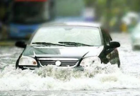 保定消防工程公司：車(chē)輛被困水中，如何自救？